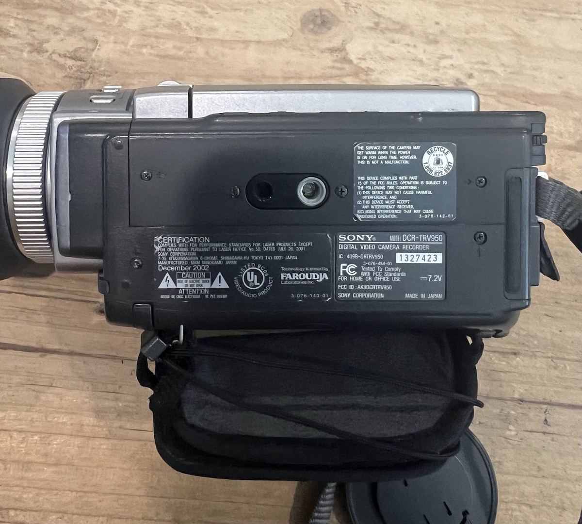 SONY HANDYCAM DCR-TRV950 MINI DV CAMCORDER W/NIGHTSHOT AC+BATT