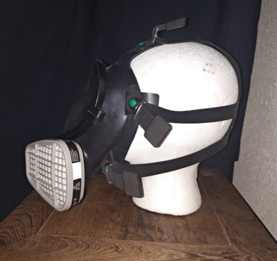BREAKING BAD TV SHOW PROP - JESSE PINKMAN'S GAS MASK WALTER
