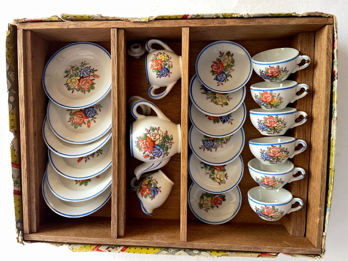 VINTAGE TOY CHINA TEA SET - 21 Piece Set - MADE IN JAPAN - with