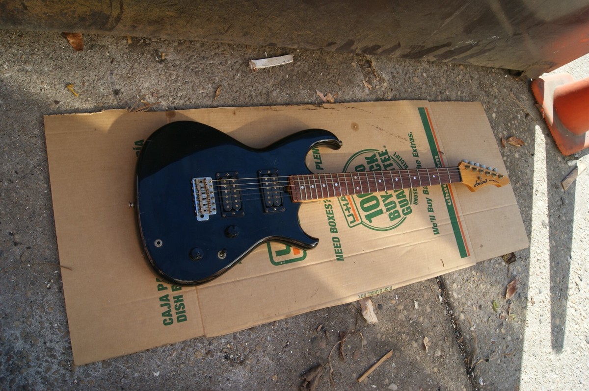 Aria Pro II RS Straycat Electric Guitar with Case MADE IN JAPAN | eBay