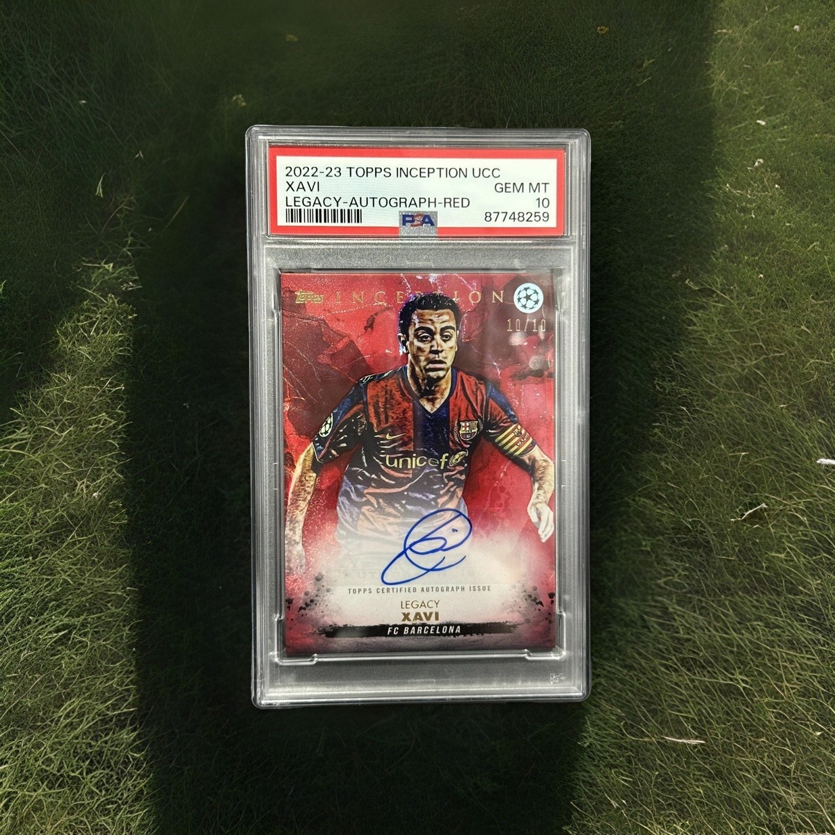 2022-23 Topps Inception UCL Barcelona Legacy Xavi Auto Red #10/10