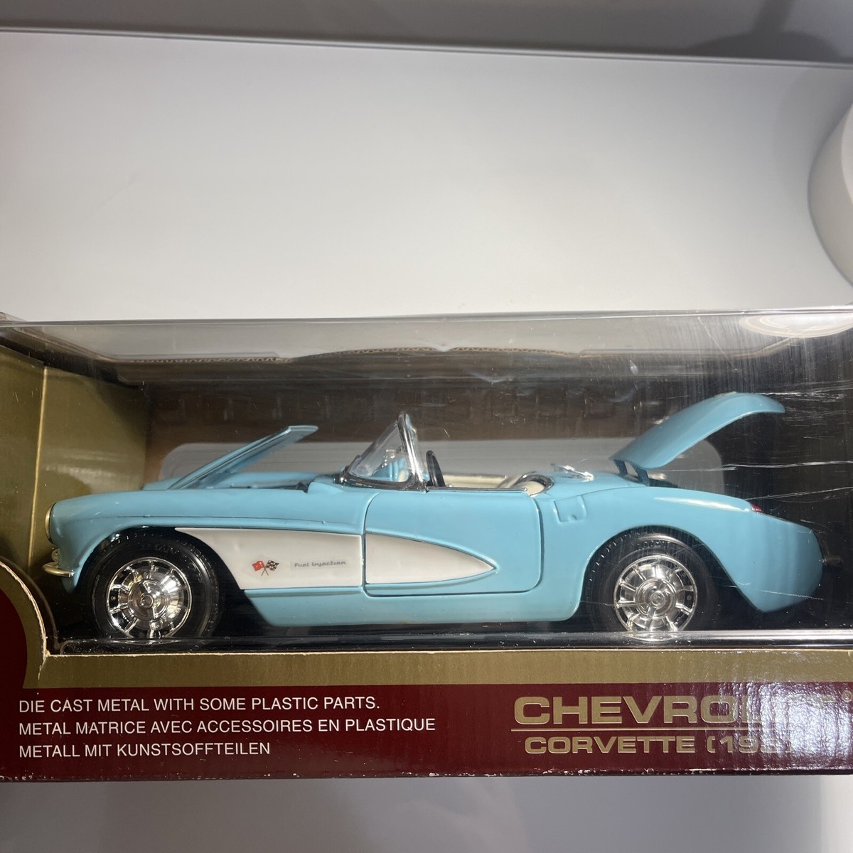 Road Legends 1/18 Scale 92018 - 1957 Chevrolet Corvette Turquoise