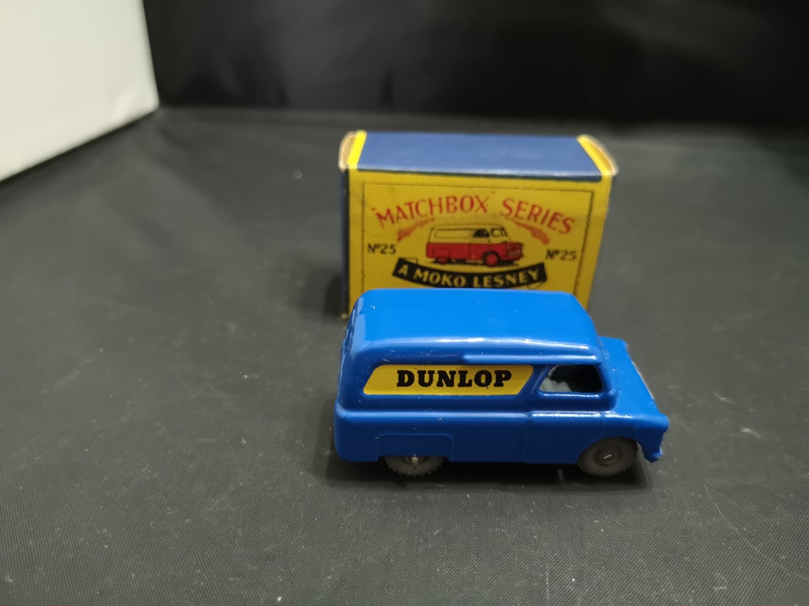 Matchbox 21b, Bedford Coach - Free Price Guide & Review