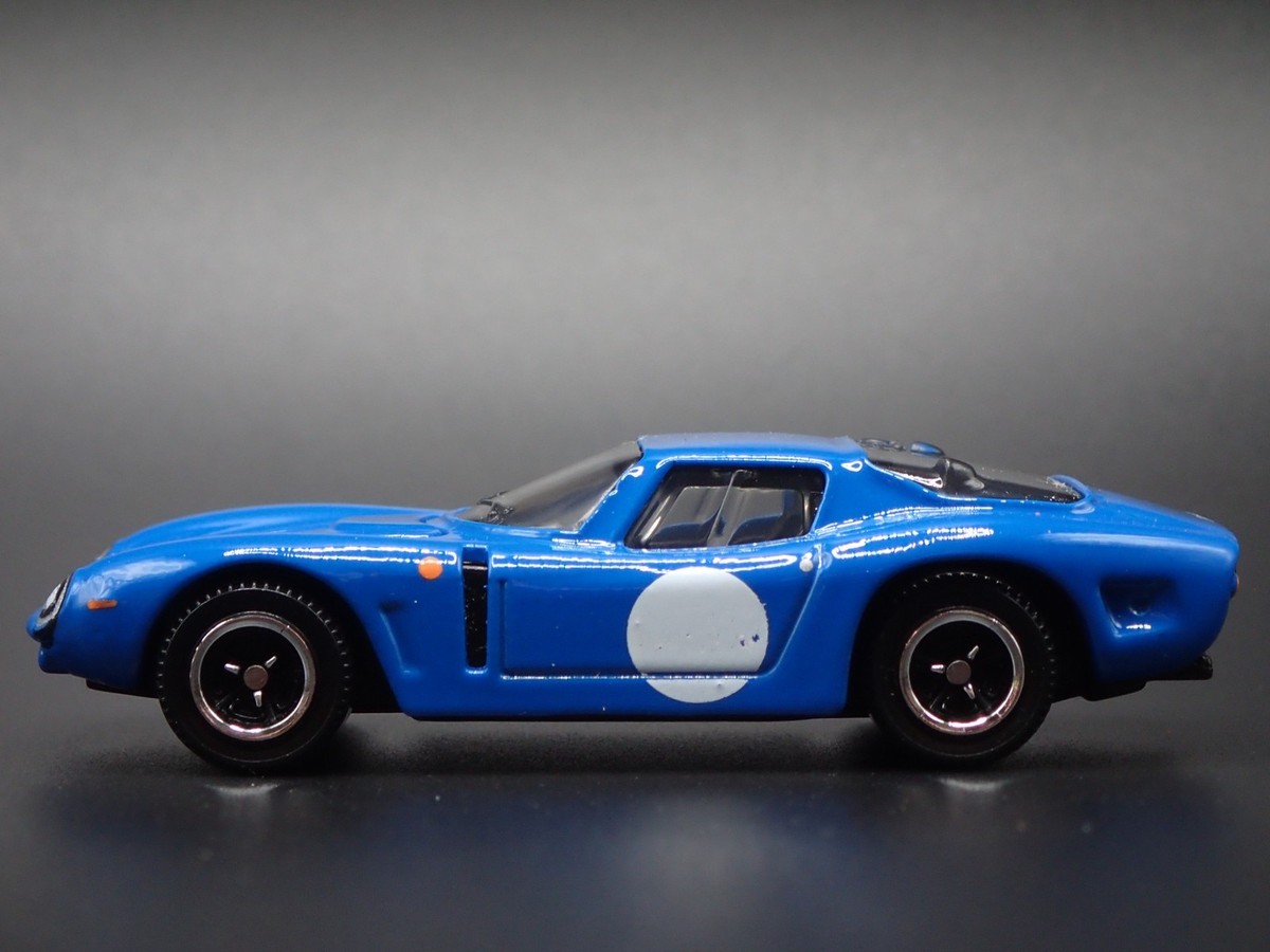 BIZZARRINI 5300 GT CORSA REVIVAL BLUE RARE 1:64 SCALE DIORAMA