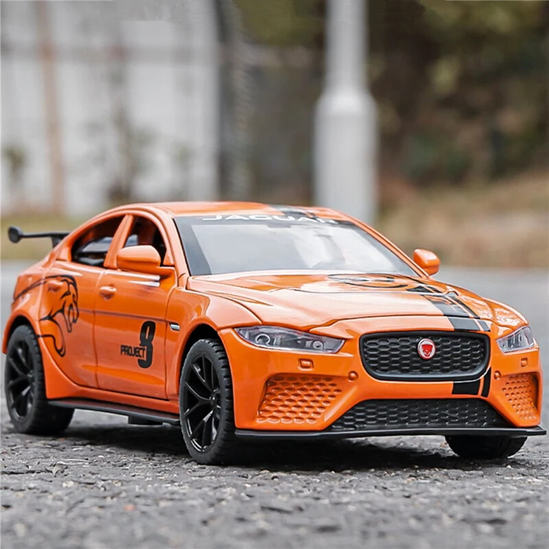 1/18 Jaguar XE SV Project 8 SUV Alloy Sport Car Model Diecast