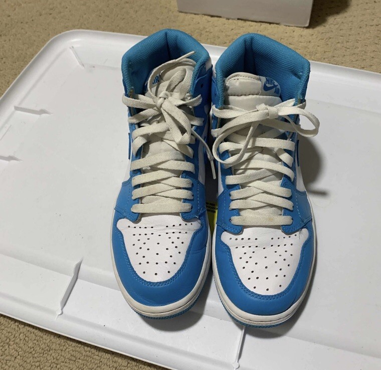 Nike Air Jordan 1 Retro High OG UNC 2015 555088-117 Sz 8.5
