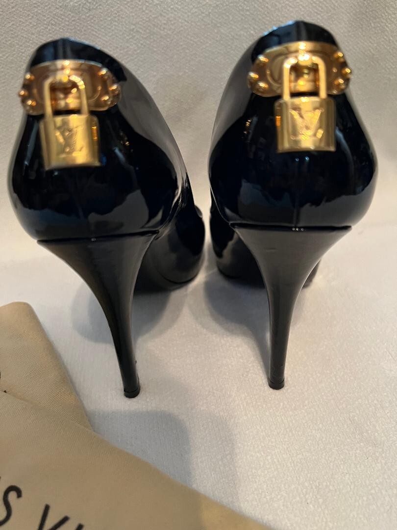 Louis Vuitton Black Patent LV Lock Peep Toe Oh Really! Shoes EU Sz