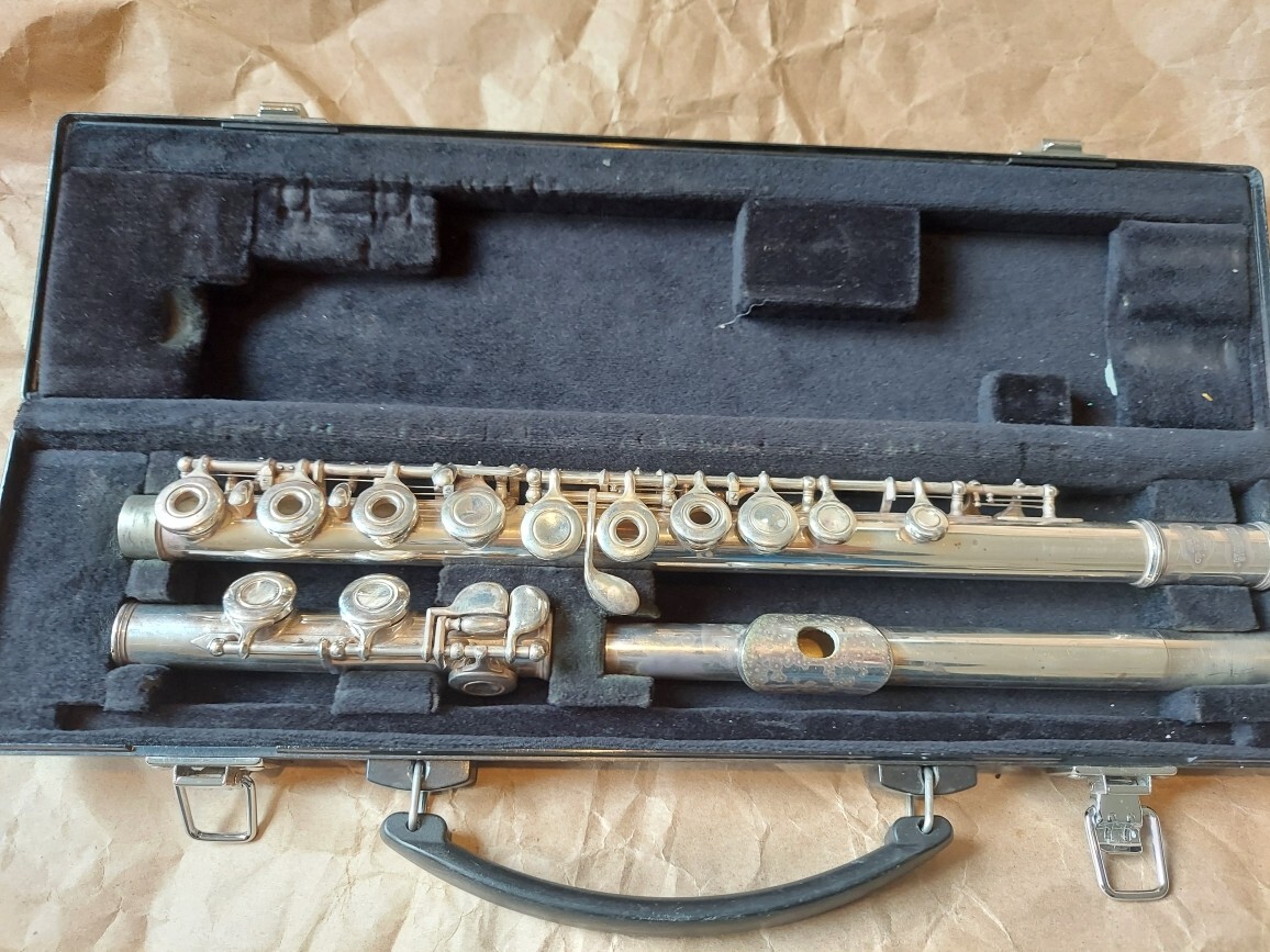 Yamaha YFL-261 flute, Open-Hole, Good Playing Condition, Tarnish