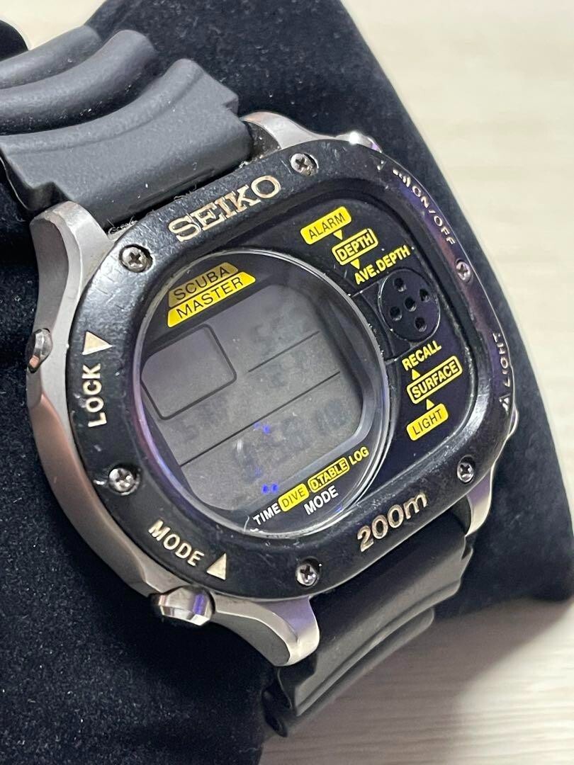 SEIKO SCUBA MASTER 200 Diver's 200M Digital Quartz Watch M726-5A10