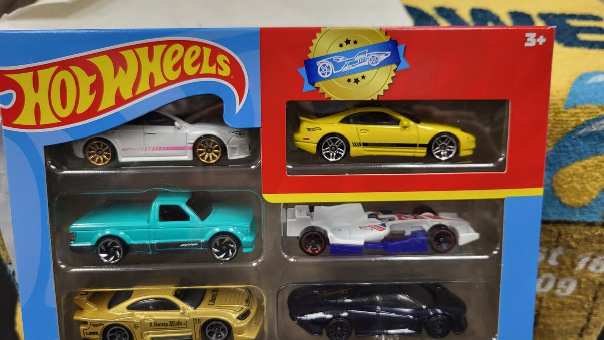 NIB 2022 HW HOT WHEELS 8 PACK BUNDLE LOT TOY CAR 1/64 GIFT SET