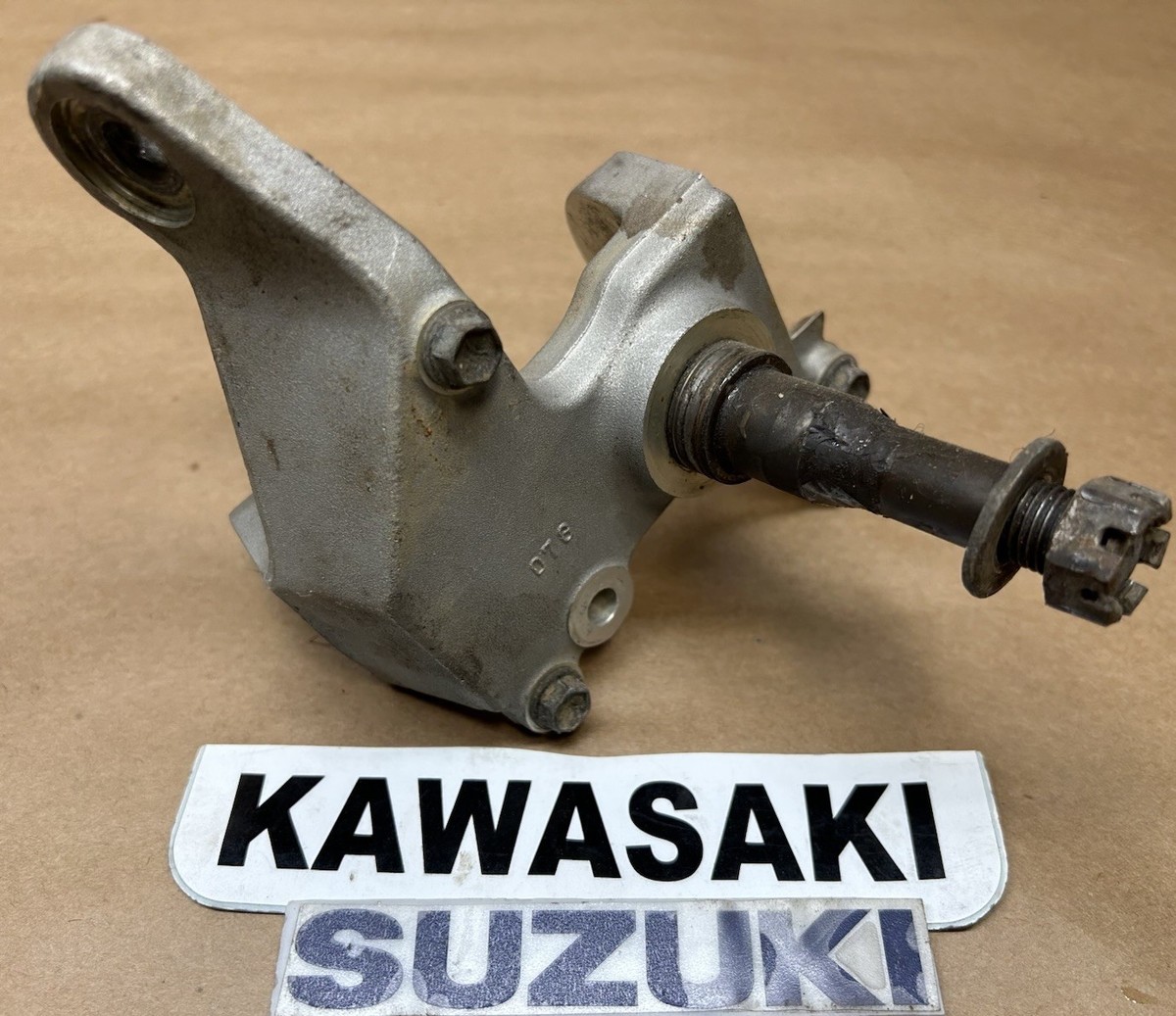 03-08 SUZUKI LTZ400 Left Front Spindle Steering Knuckle DVX KFX
