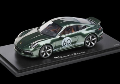 Spark Porsche 911 Sport Classic Type 992 2022 Oak Green Met