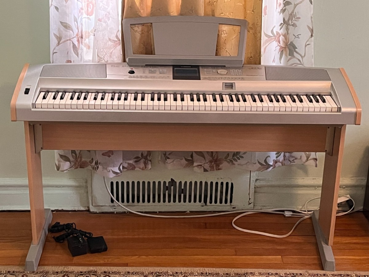 Yamaha Portable Grand DGX-505 Keyboard 88 Key Piano and