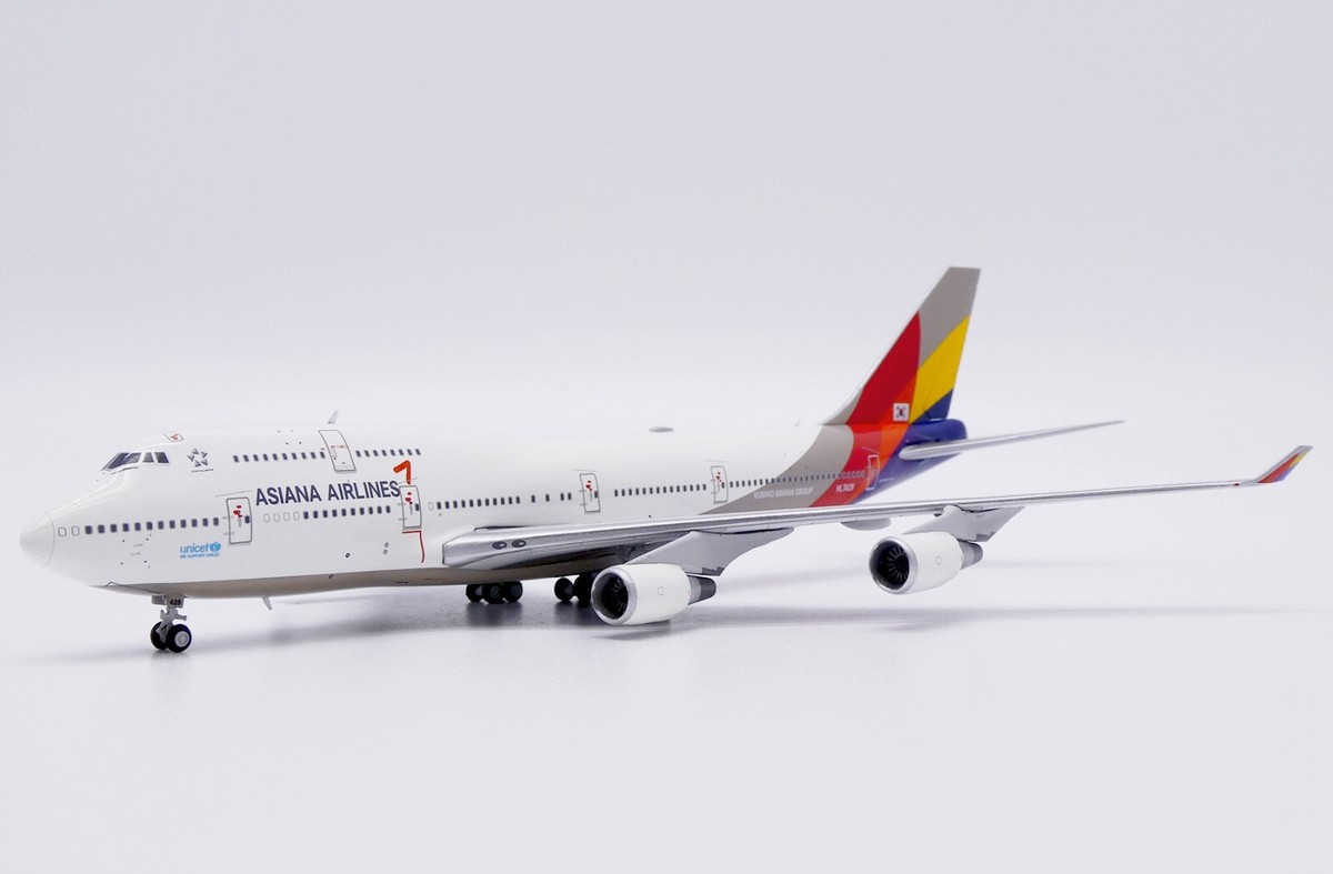 BOEING 747-400 ASIANA AIRLINES REG: HL7428 - JC WINGS XX40221 1