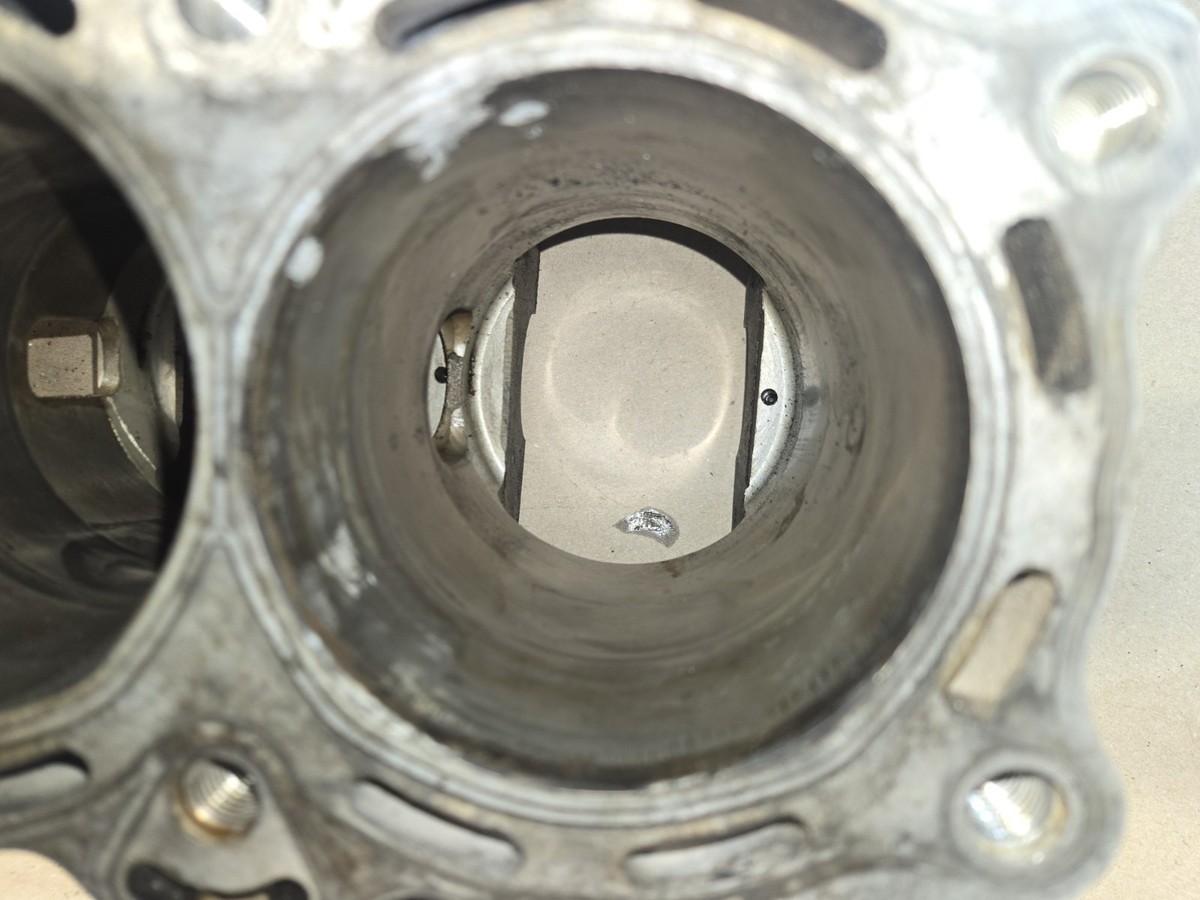 08-11 Kawasaki Ninja ZX14 ZX1400 Crankcase Crank Case Engine Block