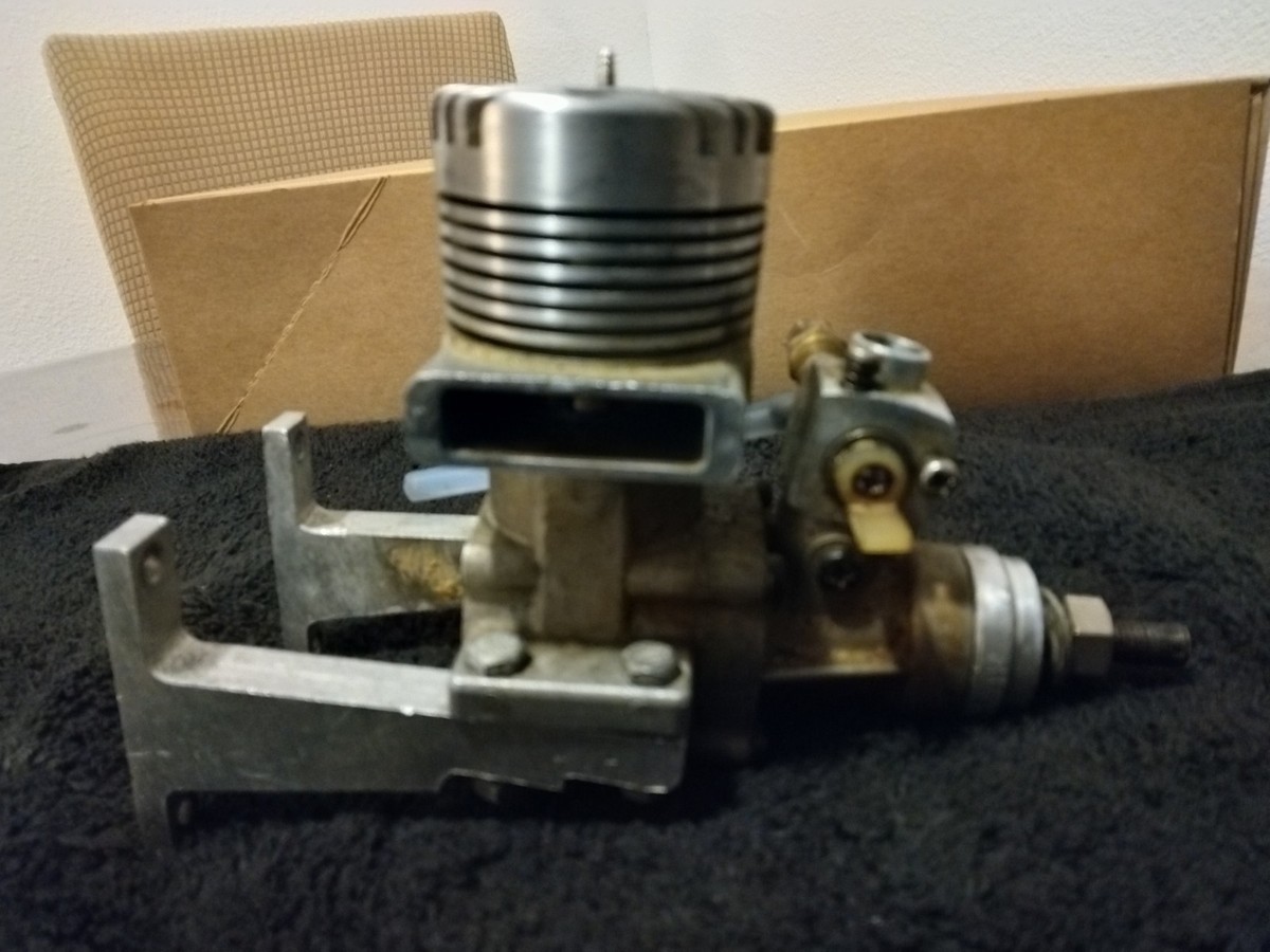 ENYA 60-III Model 7033 RC Nitro Engine - Runs Good. With Mount. No