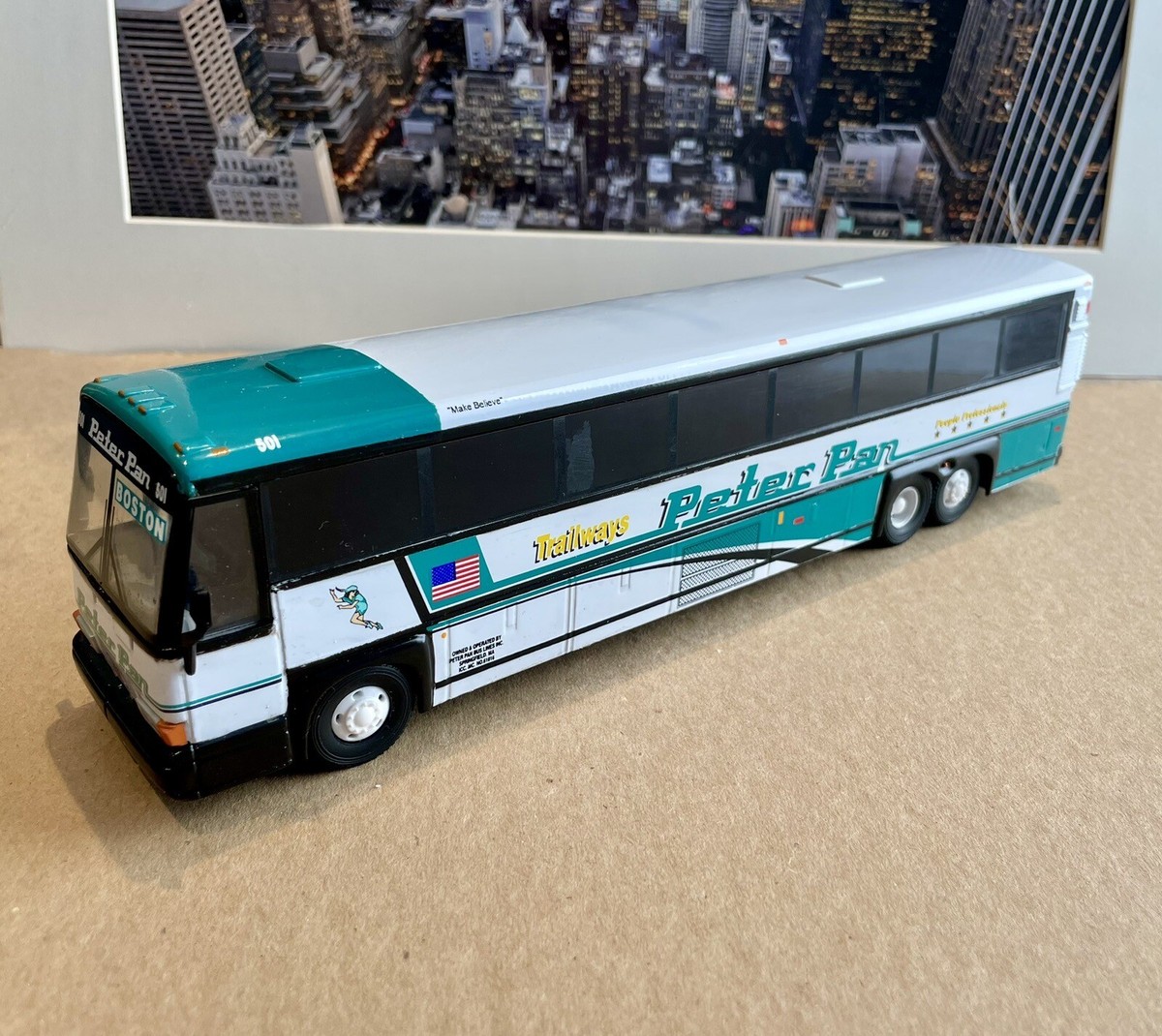 Corgi Vintage Bus Lines PETER PAN TRAILWAYS MCI-102 DL3 - New | eBay