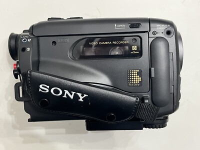 Sony Handycam CCD-TRV30 Hi-8 Camcorder W Flip Out Screen Nightshot