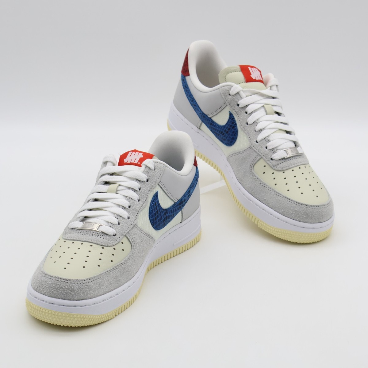 DM8461-001 Undefeated Nike Air Force 1 Low White 5 On It Dunk vs