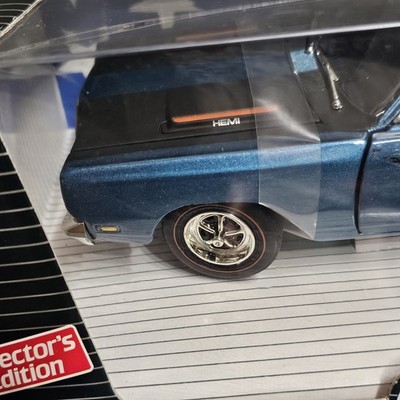 ERTL American Muscle Die Cast Metal 1969 Plymouth Roadrunner 1:18