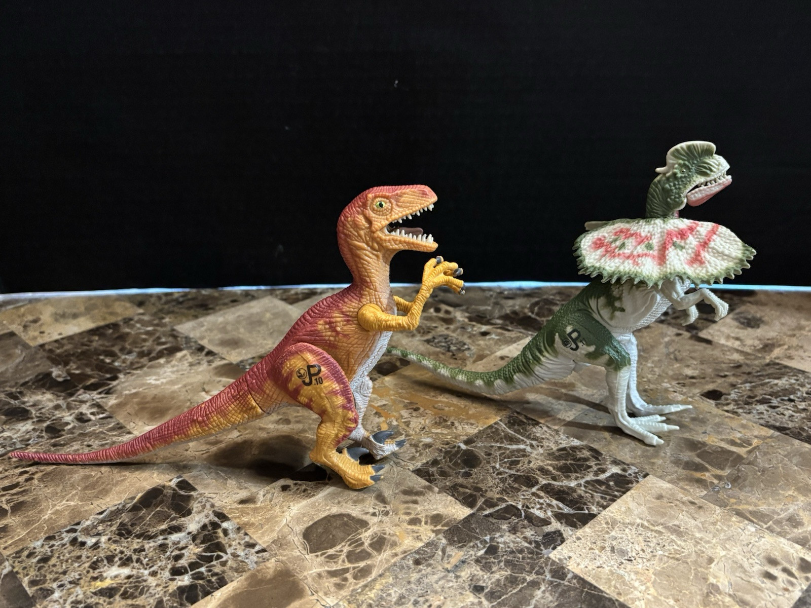 1993 Jurassic Park Velociraptor JP10 & Dilophosaurus JP11 Dinosaur
