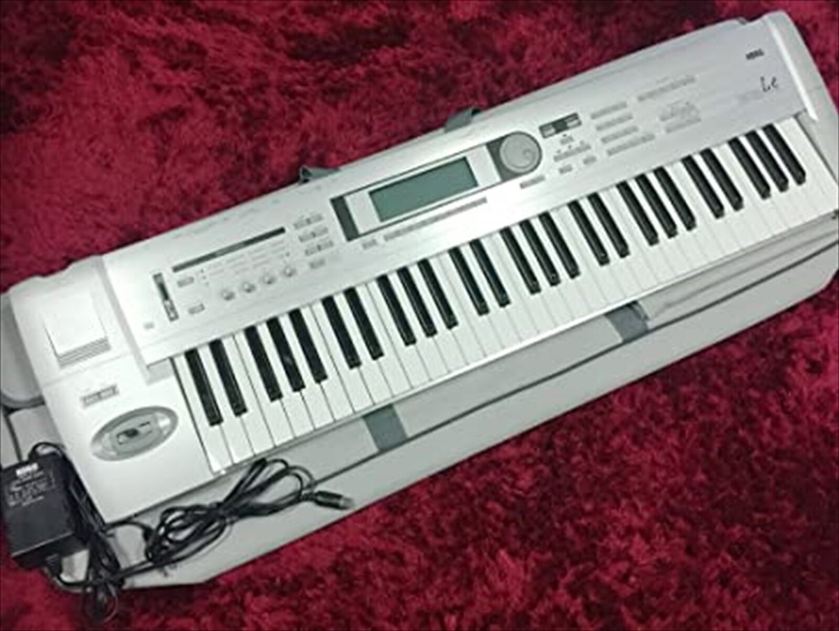 Korg Triton Le 61 key MUSIC WORKSTATION KEYBOARD Japan power