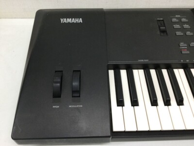 YAMAHA QS300 61 Key Keyboard Synthesizer Black Music Instruments