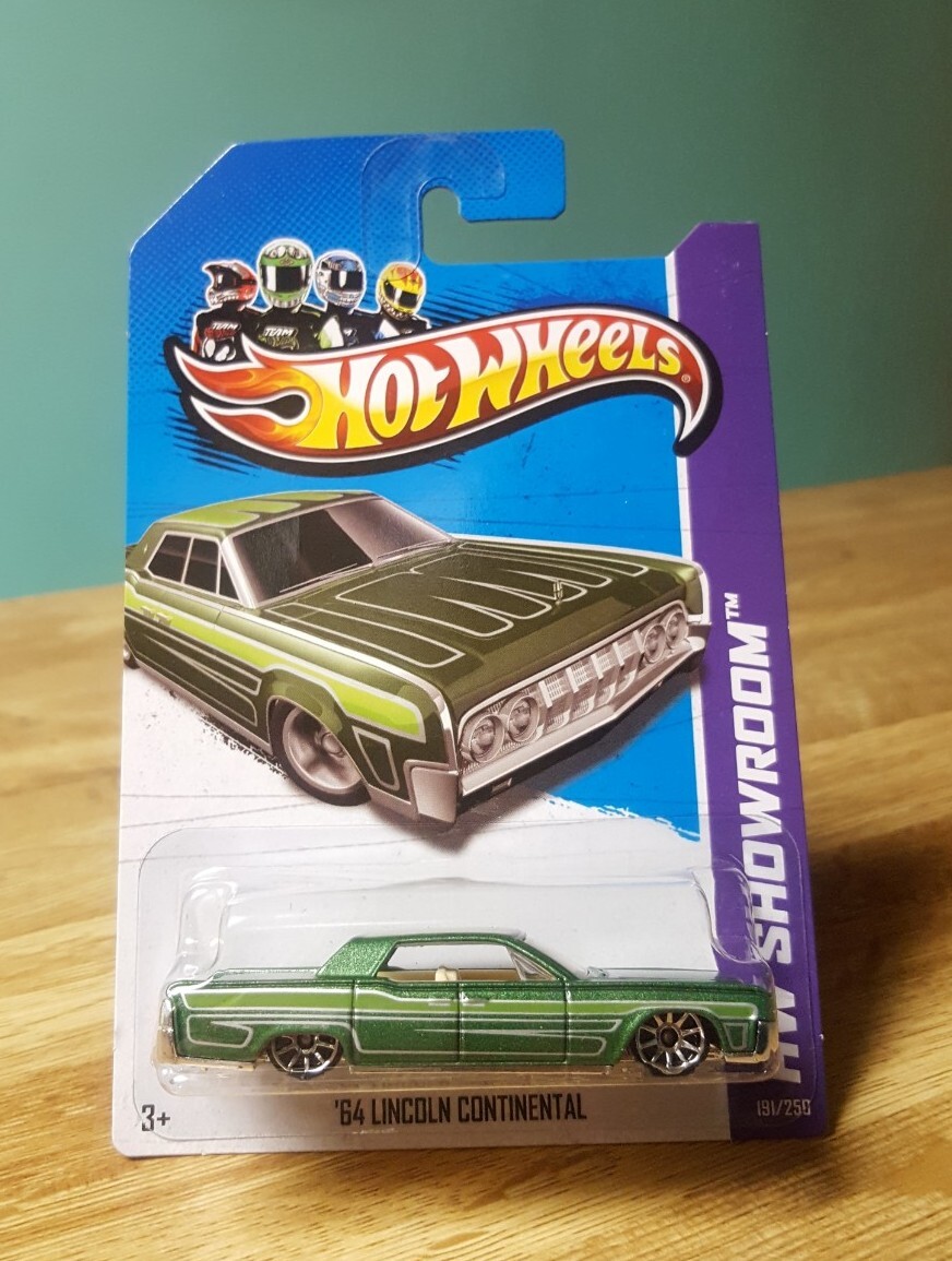 Hot Wheels '64 Lincoln Continental HW Showroom 1:64 Scale New 2013