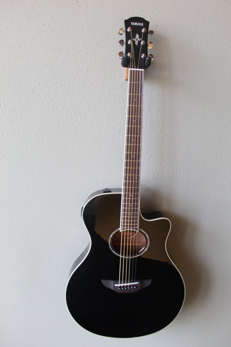 Brand New Yamaha APX600 Acoustic/Electric Guitar with Gig Bag