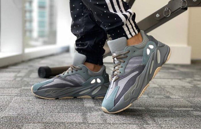 Adidas Yeezy Boost 700 Teal Blue Size 9.5 US, 9 UK, EUR 43 1/3