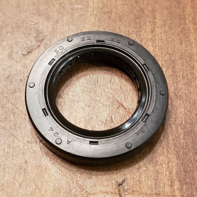 HONDA Oil Seal (22x35x6) GX110 GX120 F400 91202-ZE6-013 Genuine