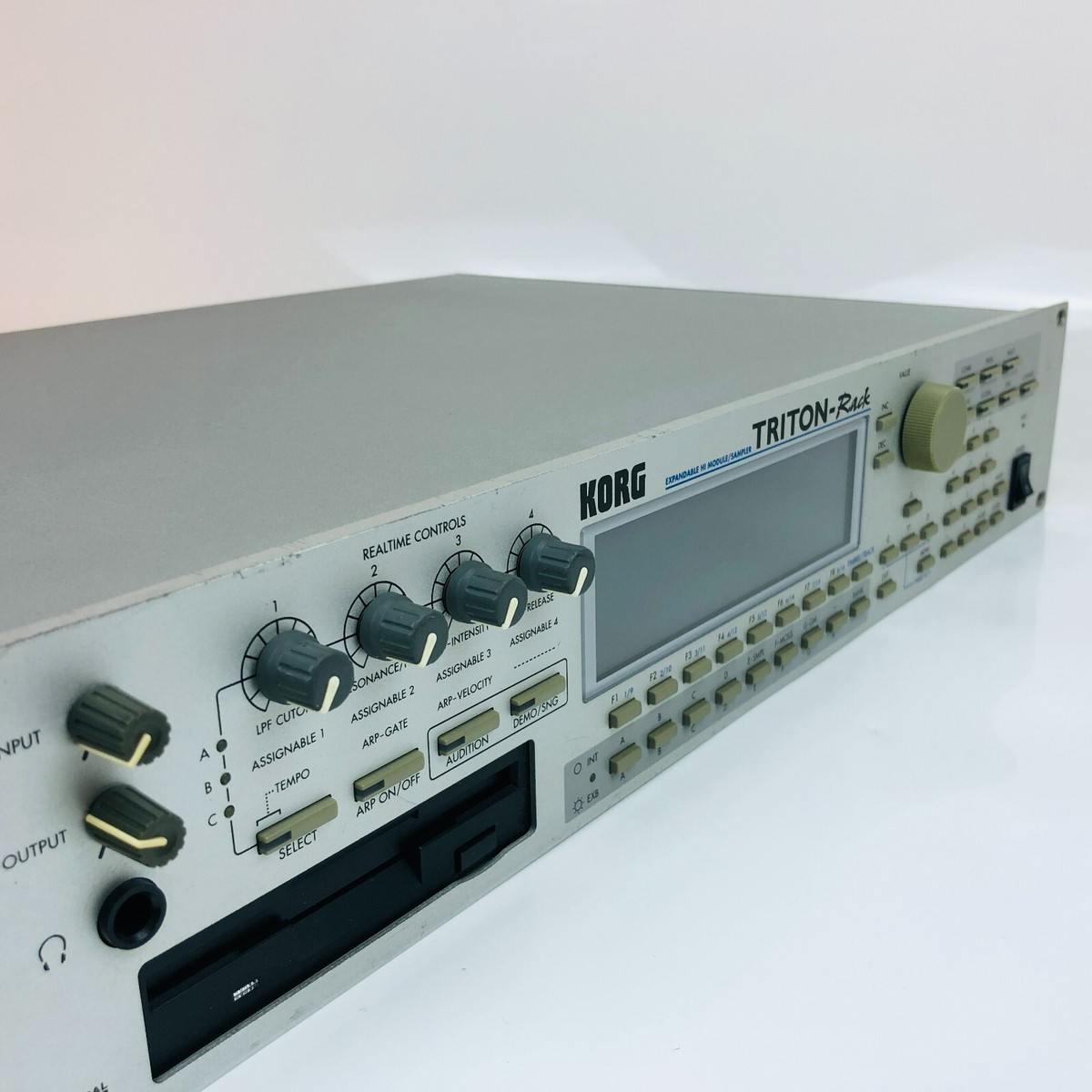 KORG TRITON RACK SYNTHESIZER sound source module multitimbral