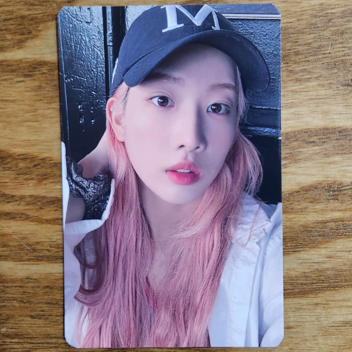 Kimlip Official MMT Photocard Loona 2022 1st World Tour