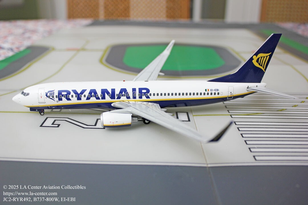 JC Wing Ryanair Boeing 737-800W Standard Color Diecast Model 1:200