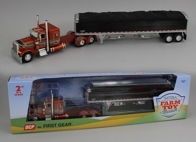 1:64 DCP 2025 NFTM #2 *ORANGE* Peterbilt 379 Flattop & Wilson