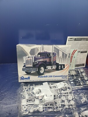 Revell Model Peterbilt 359 Conventional Tractor 1:25 Scale Model