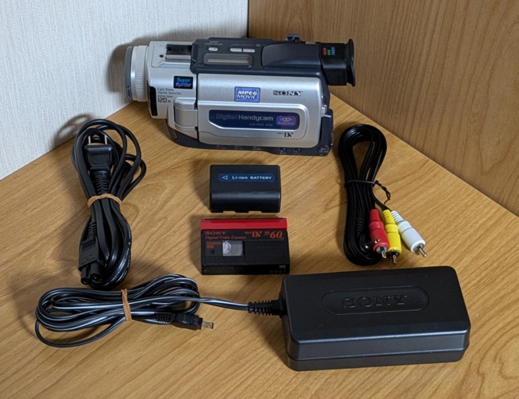 SONY DCR-TRV17 Handycam Camcorder NightShot MiniDV Japanese only