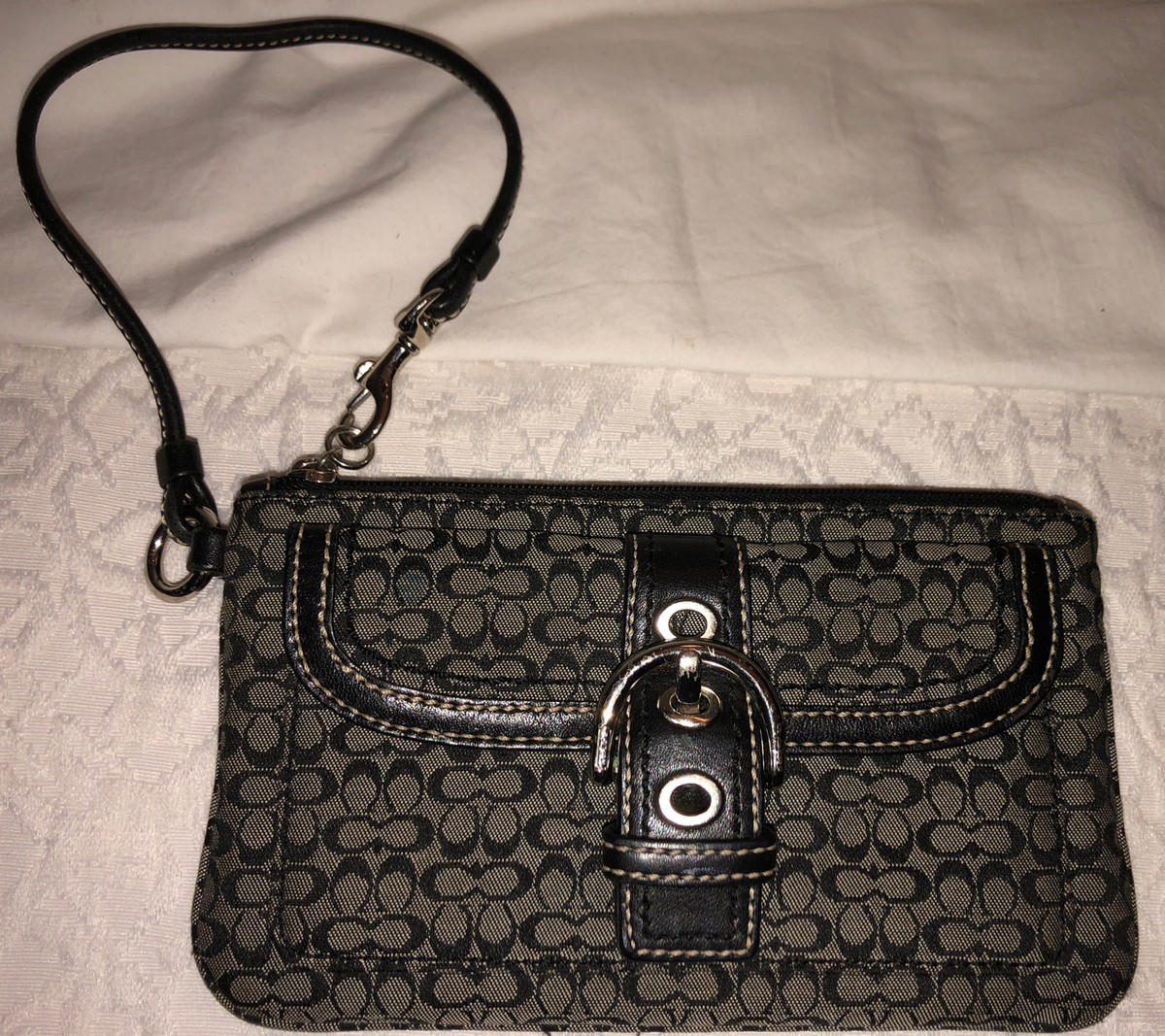 COACH MINI SIGNATURE BUCKLE LARGE SOHO WRISTLET 40585 Wallet Black
