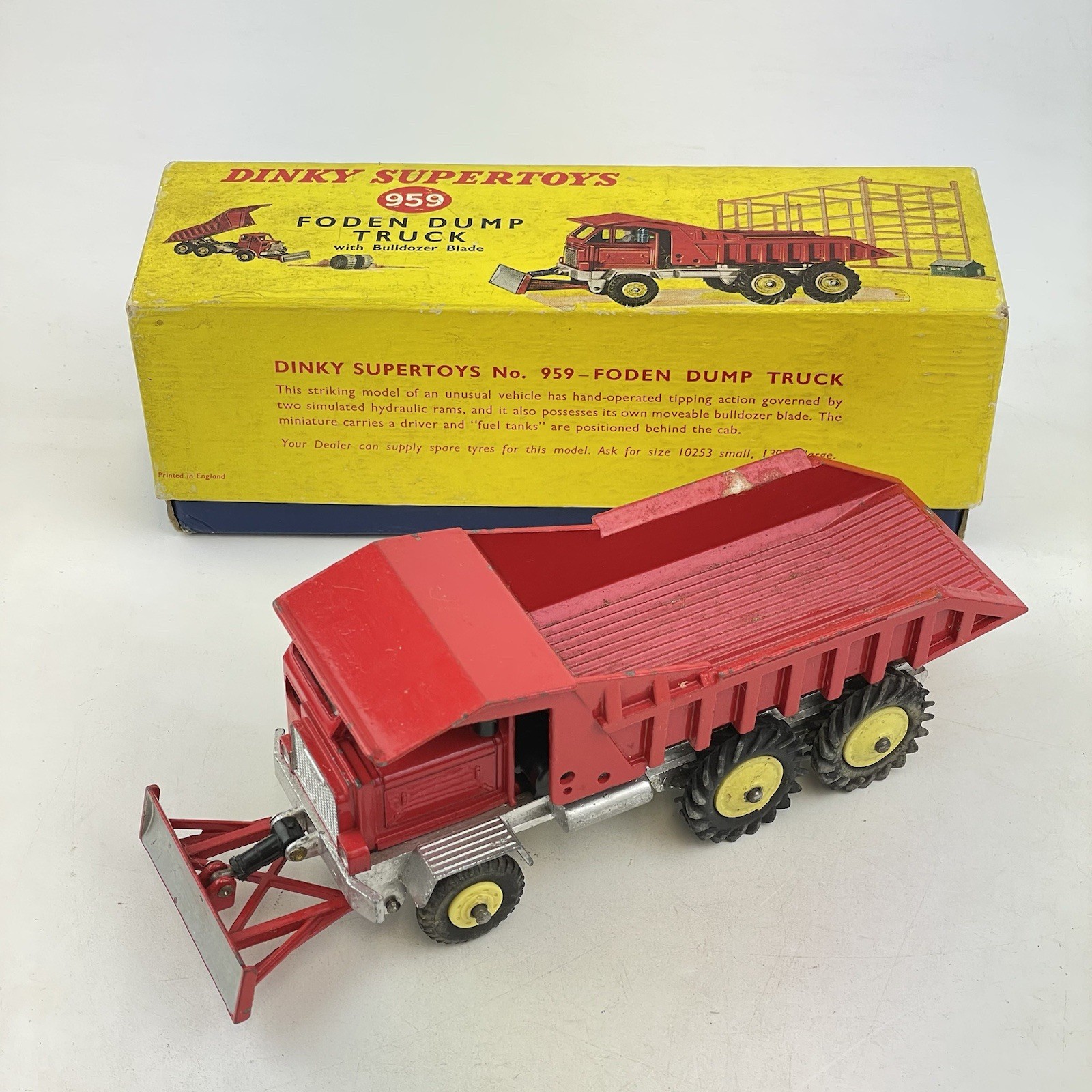 Dinky 959, Foden Dump Truck/Bulldozer - Free Price Guide & Review