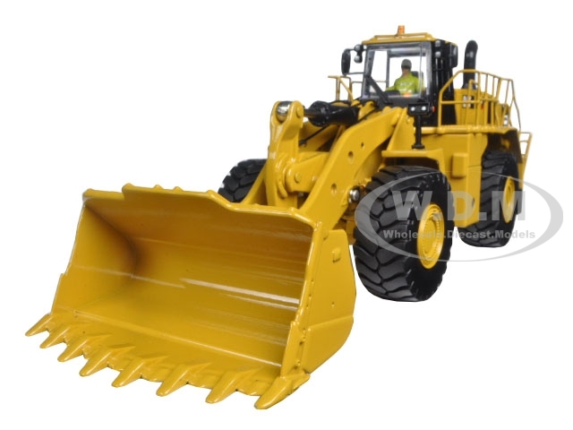 CAT CATERPILLAR 988K WHEEL LOADER WITH OPERATOR 1/50 BY DIECAST