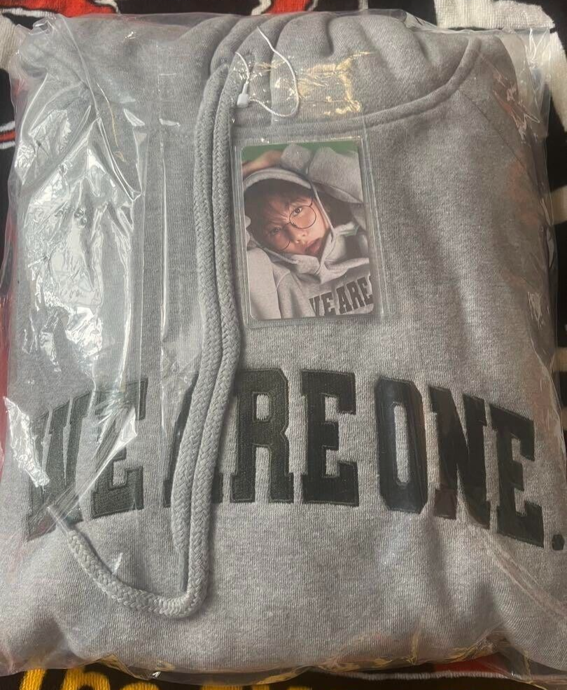 EXO 2024 SEASONS GREETINGS HOODIE SET WE ARE ONE BAEKHYUN