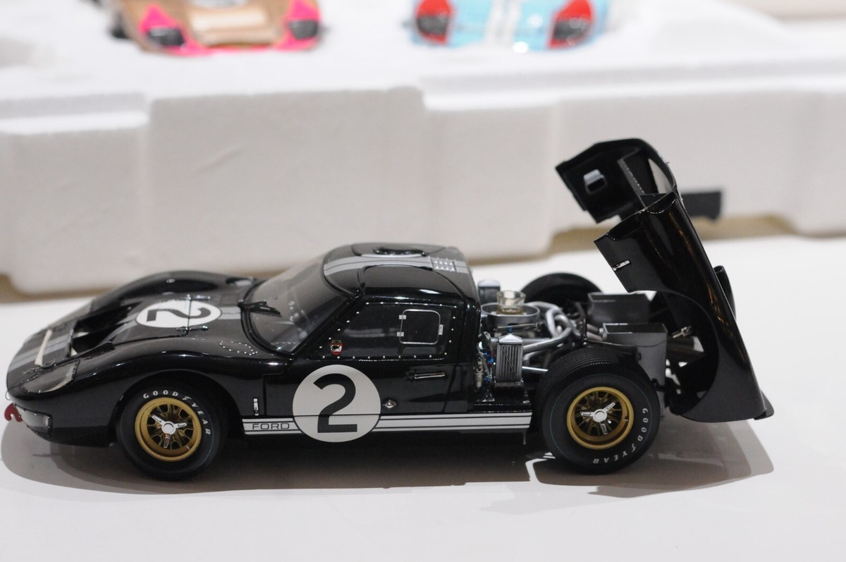 EXOTO RLG18SC2 FORD GT40 GIFT SET 1-2-3 LE MANS 1966 SCALE 1:18
