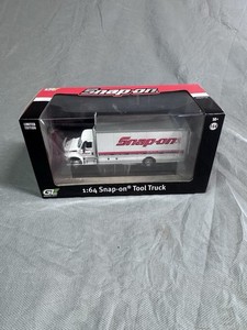 Snap-on MT-55 Freightliner 1/64 - Freightliner Snap On Toy Truck