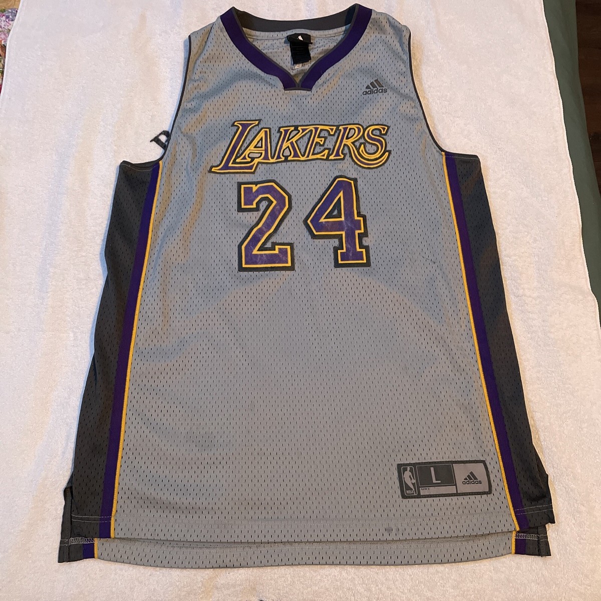 2012 Rare Kobe Bryant Size Large Grey Swingman Vintage Lakers