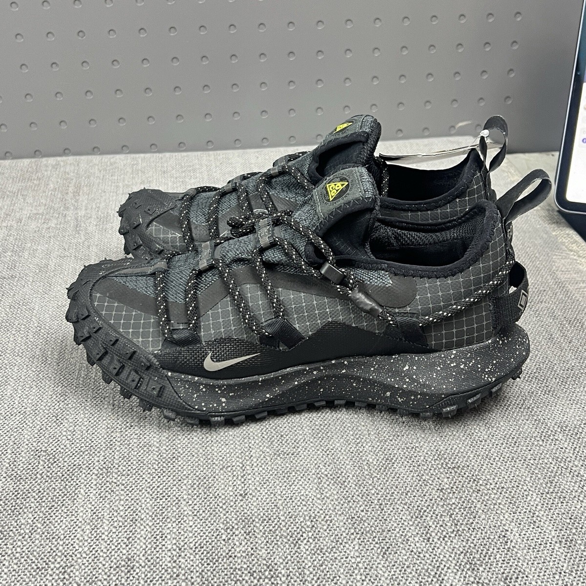 Nike ACG Mountain Fly Low GTX SE Black Grey Hiking DD2861 Mens Sz