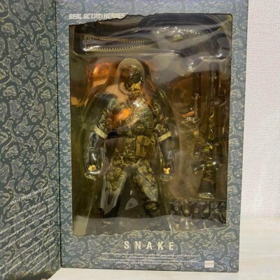 Metal Gear Solid 3 Snake Eater Camouflage Ver. 1/6 Action Figure
