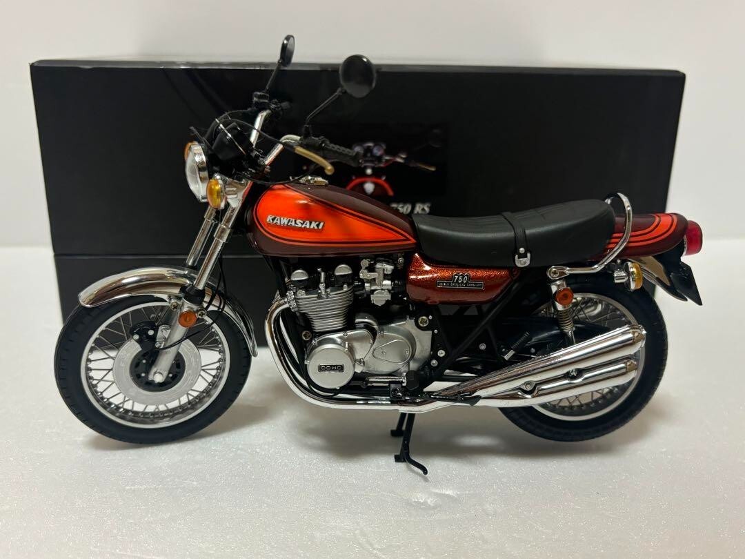 Kawasaki ZⅡ 750RS 1/12 scale made by Minichamps Candy Brown