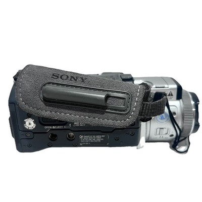 Sony DCR-TRV70 MiniDV Handycam Digital Video Camera Recorder