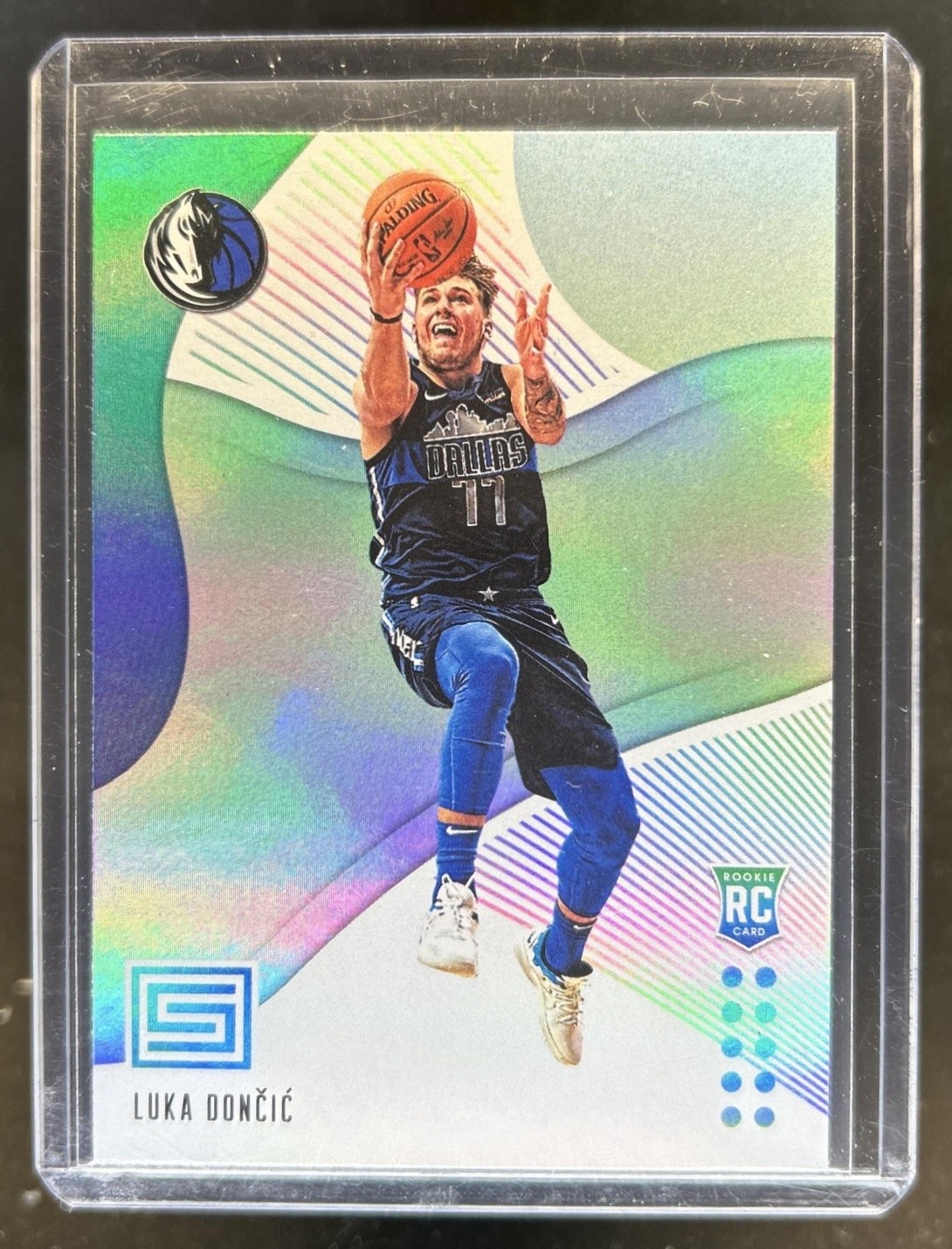 Luka Doncic 2018 Status #122 Rookies 1 Price Guide - Sports Card