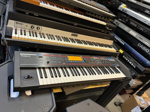 Roland Juno G Synth Keyboard 61 key ,New LCD installed 2.01, Clean